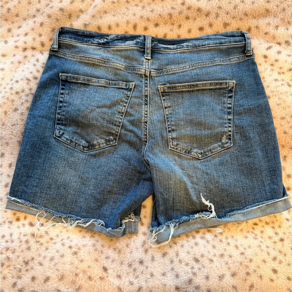 Silver Jean Co Womens Size 31 Lightly Distressed Denim Shorts